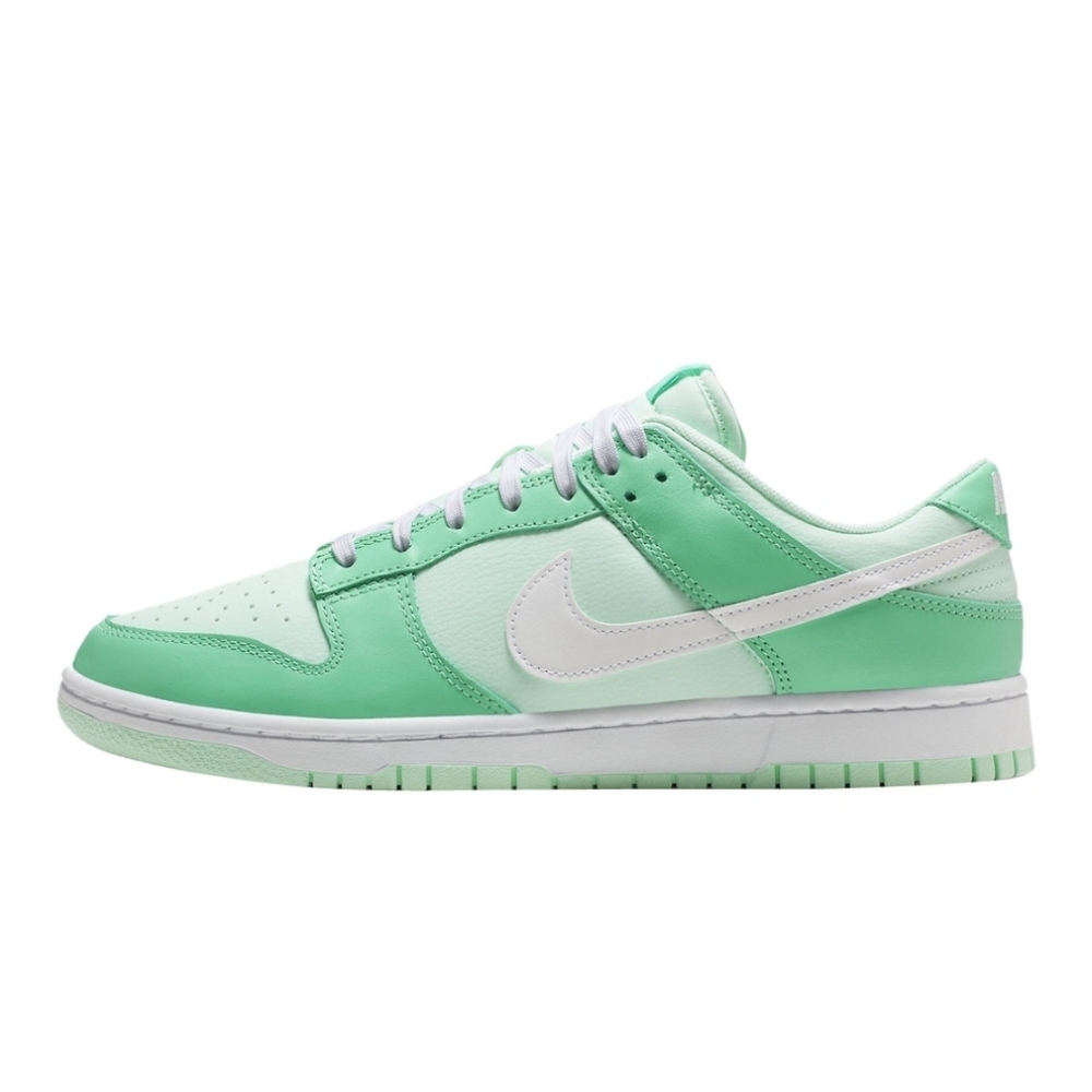 Nike dunks!